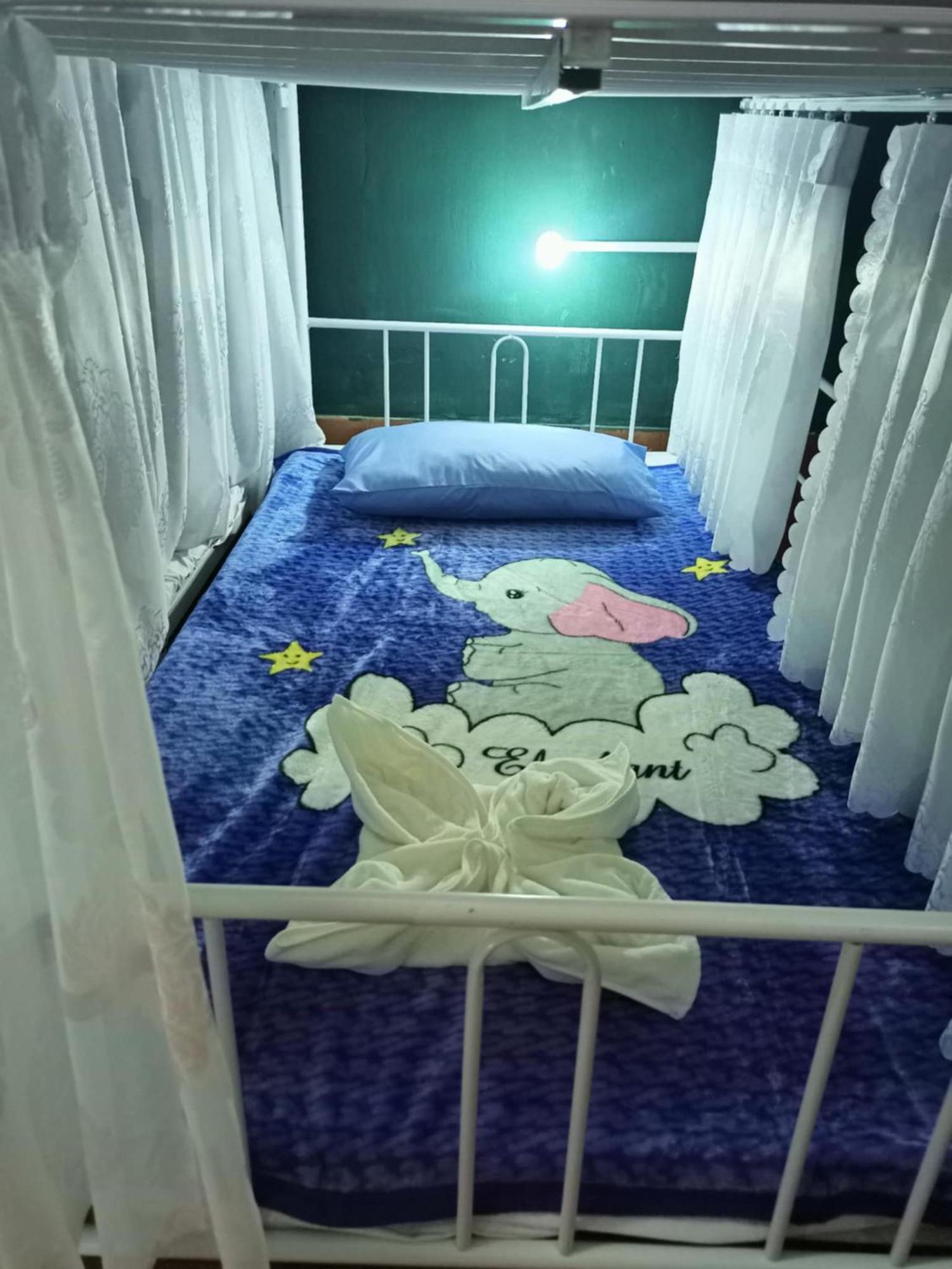 Hostel Neva Paris Паксе Экстерьер фото
